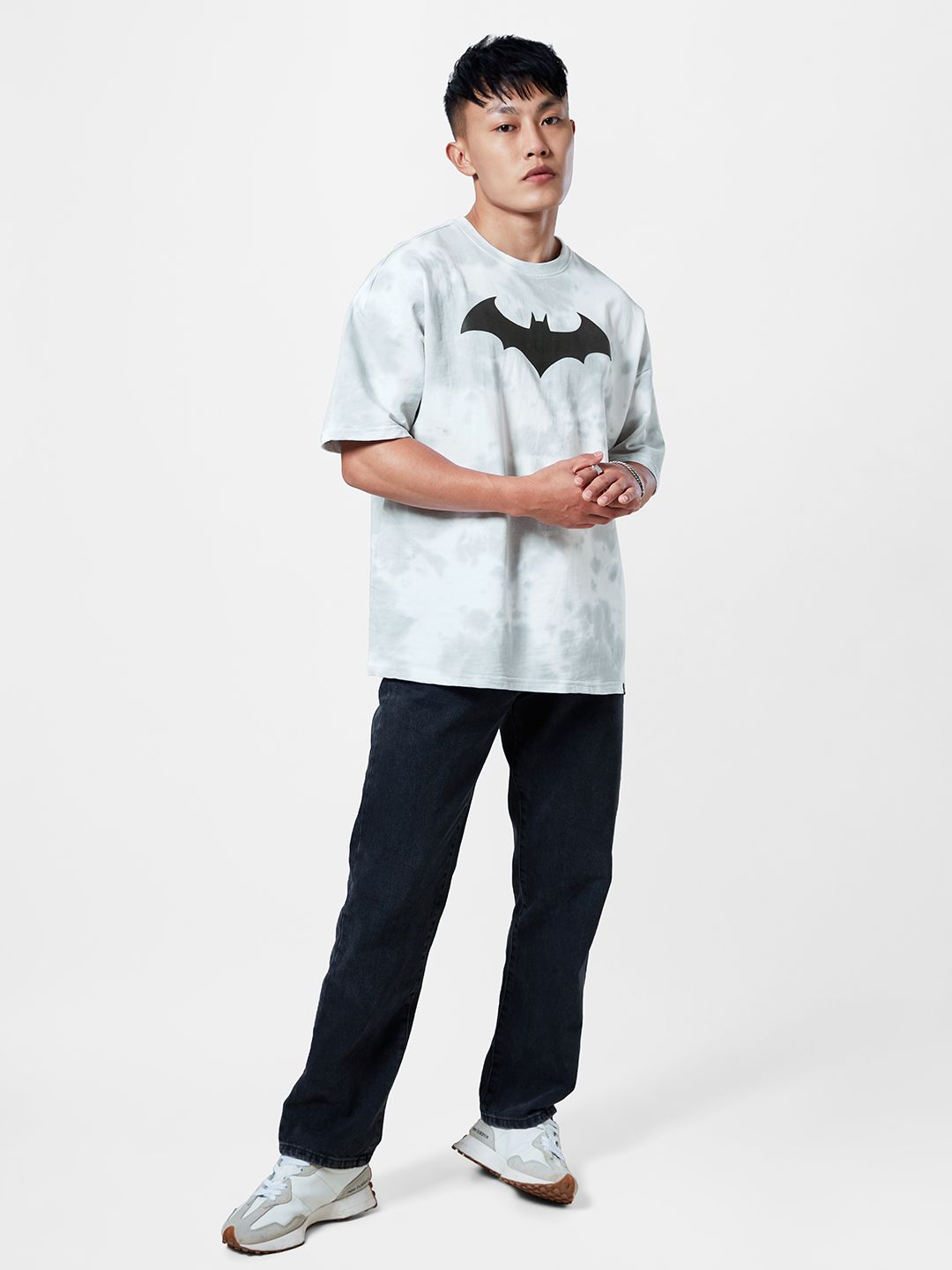 Batman: Bat Signal Tie Dye Oversized T-Shirts