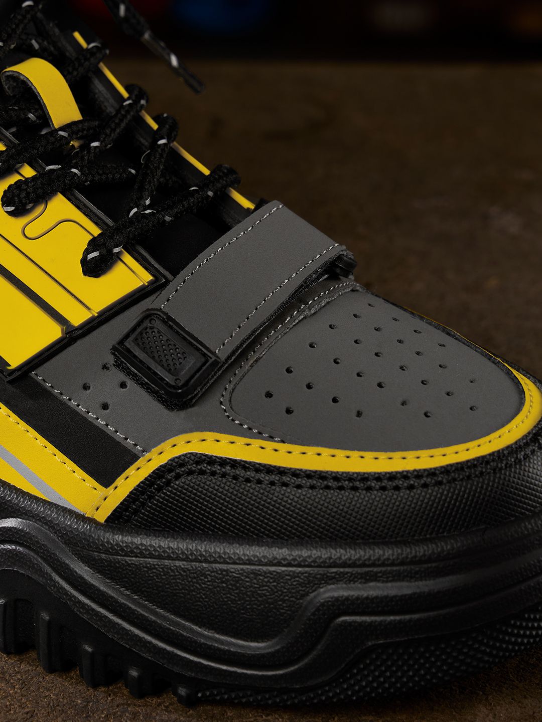 Transformers: BumbleBee Men High Top Sneakers