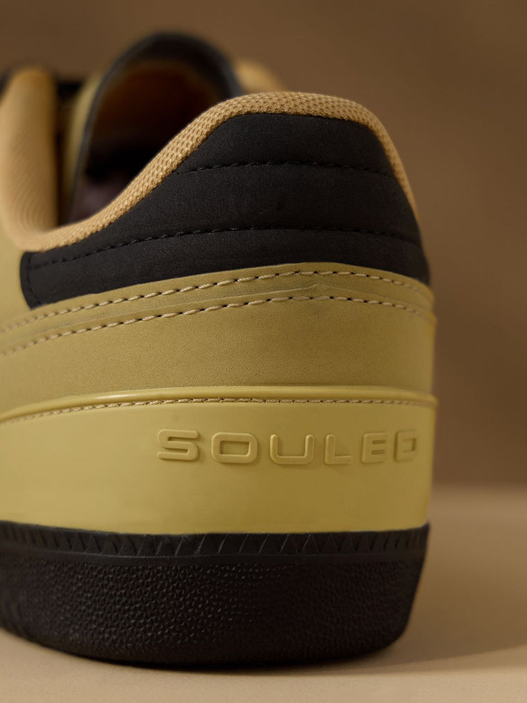 Kanso: Yellow Men Low Top Sneakers