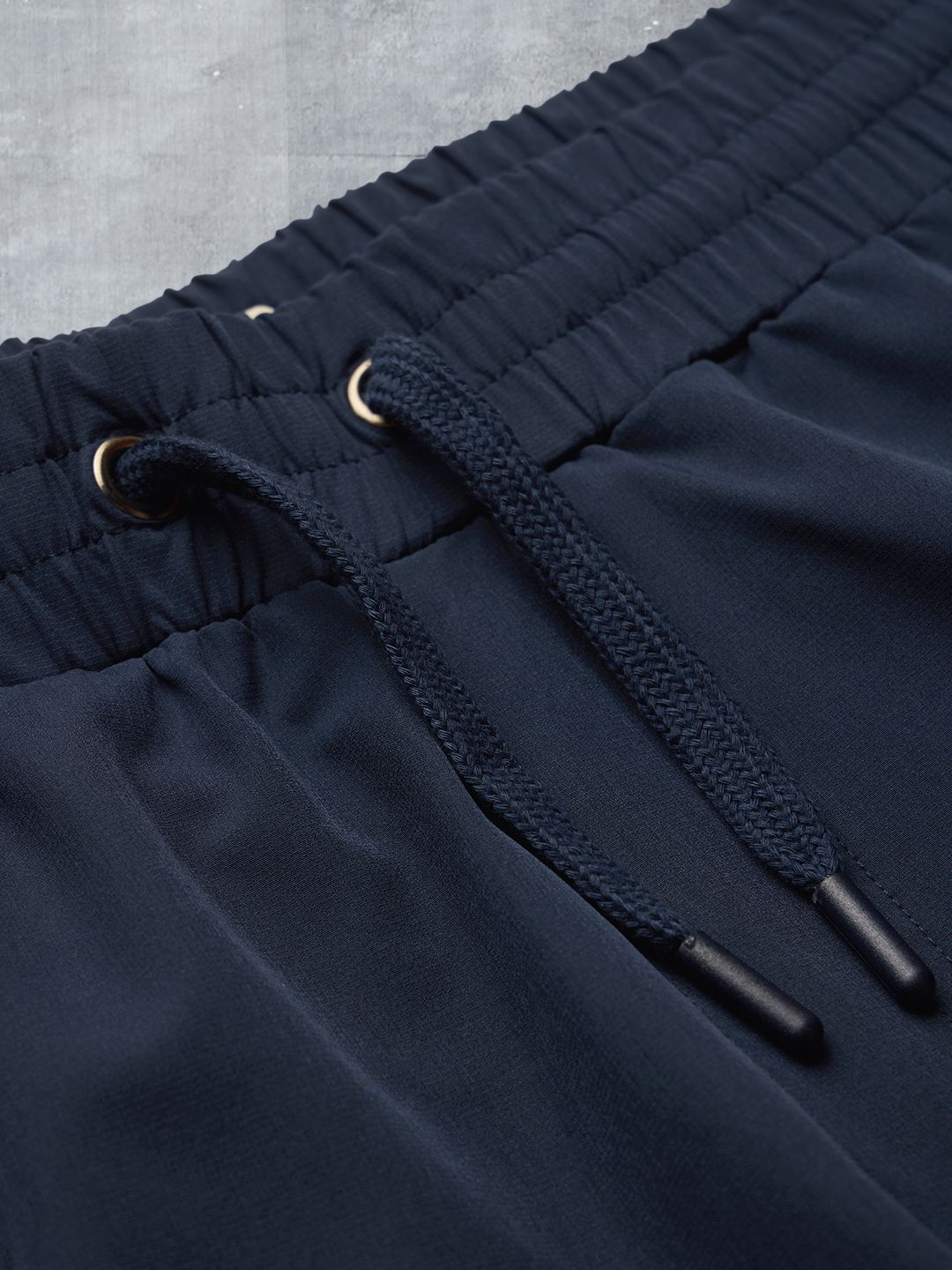Solids: Navy Blue Men Cargo Shorts