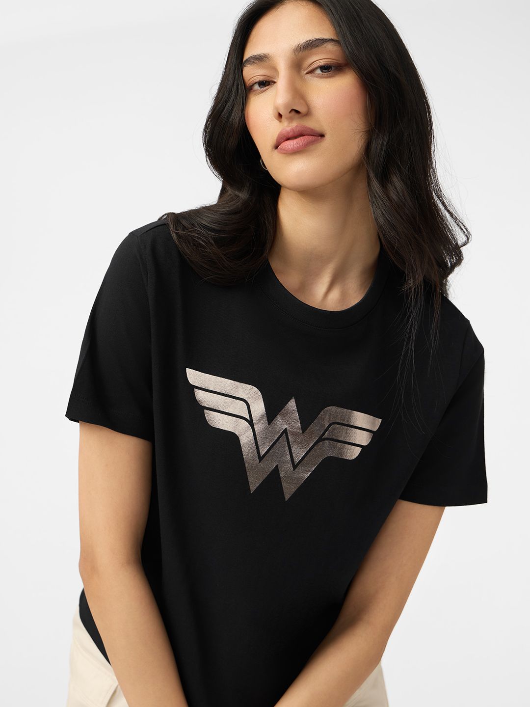 Wonder Woman: Logo Women Relaxed T-Shirts