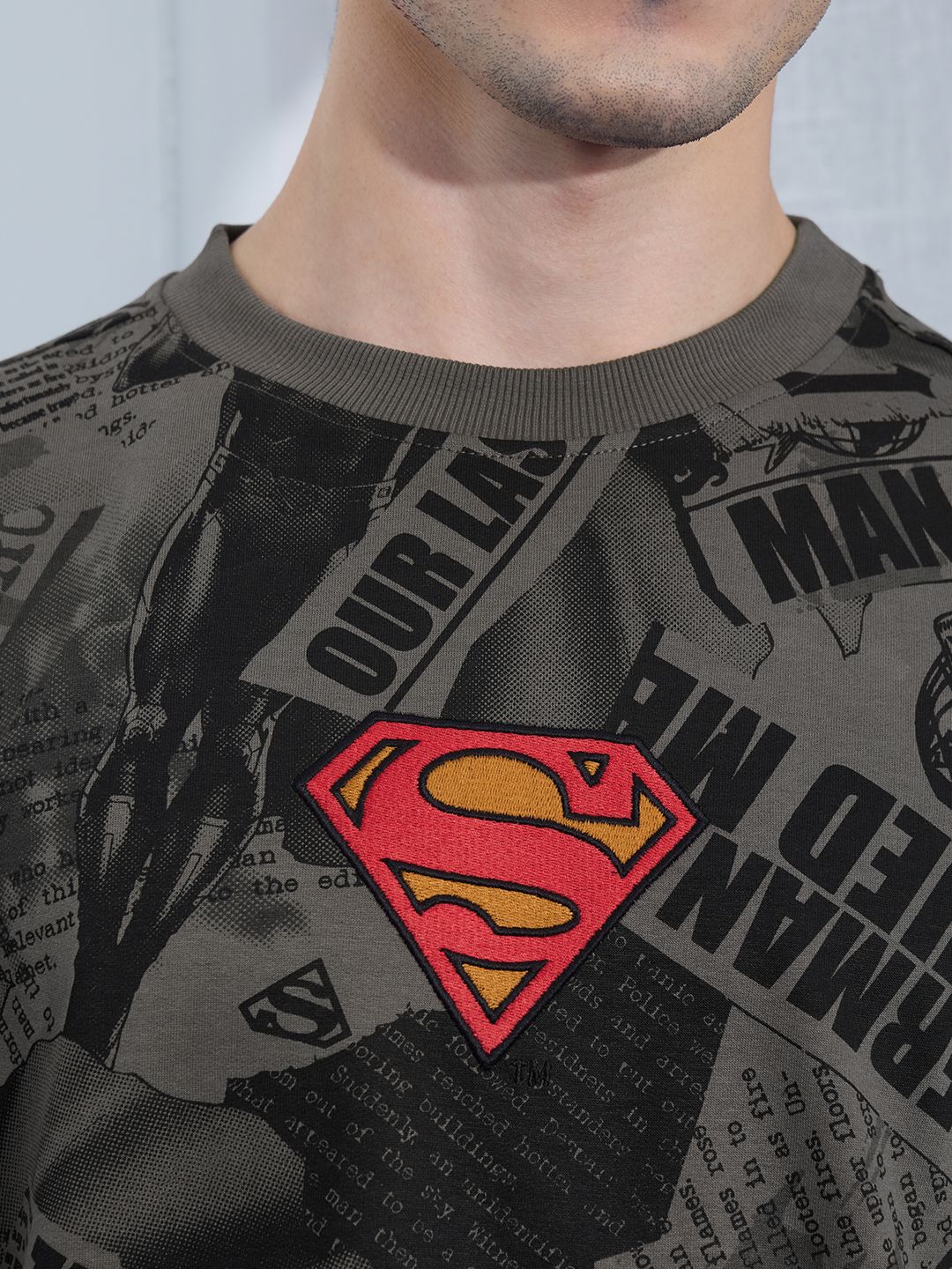 Superman: In The News Oversized T-Shirts