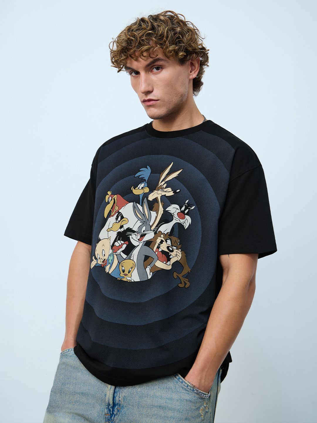 Looney Tunes: Going In Circles Oversized T-Shirts