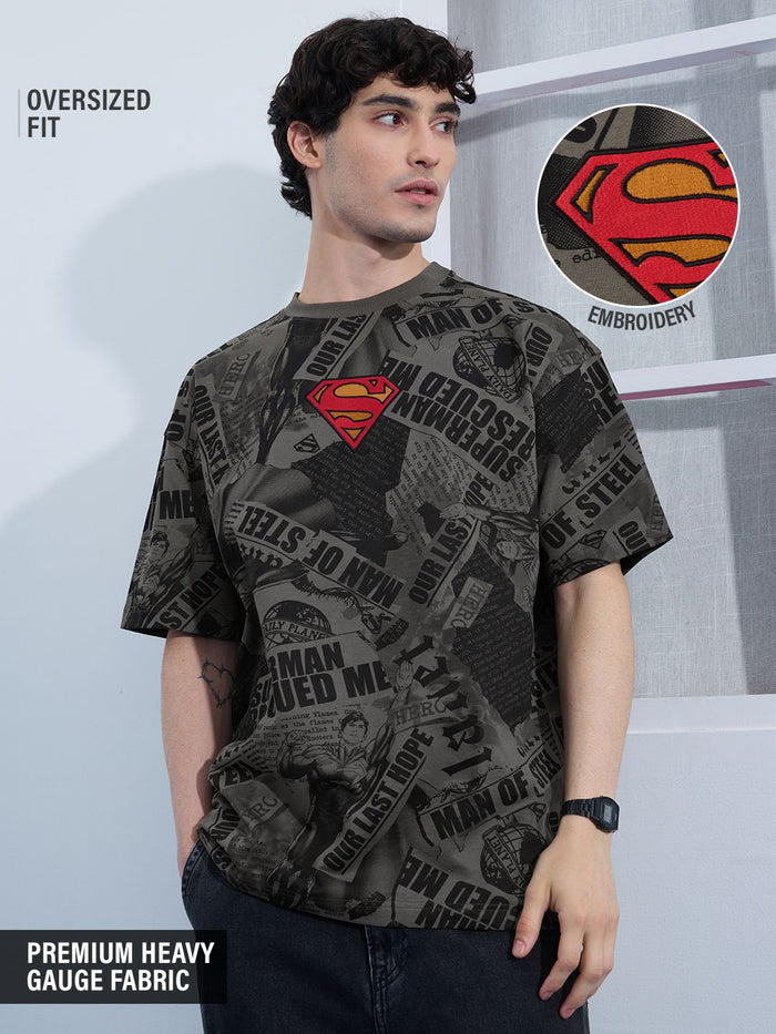 Superman: In The News Oversized T-Shirts
