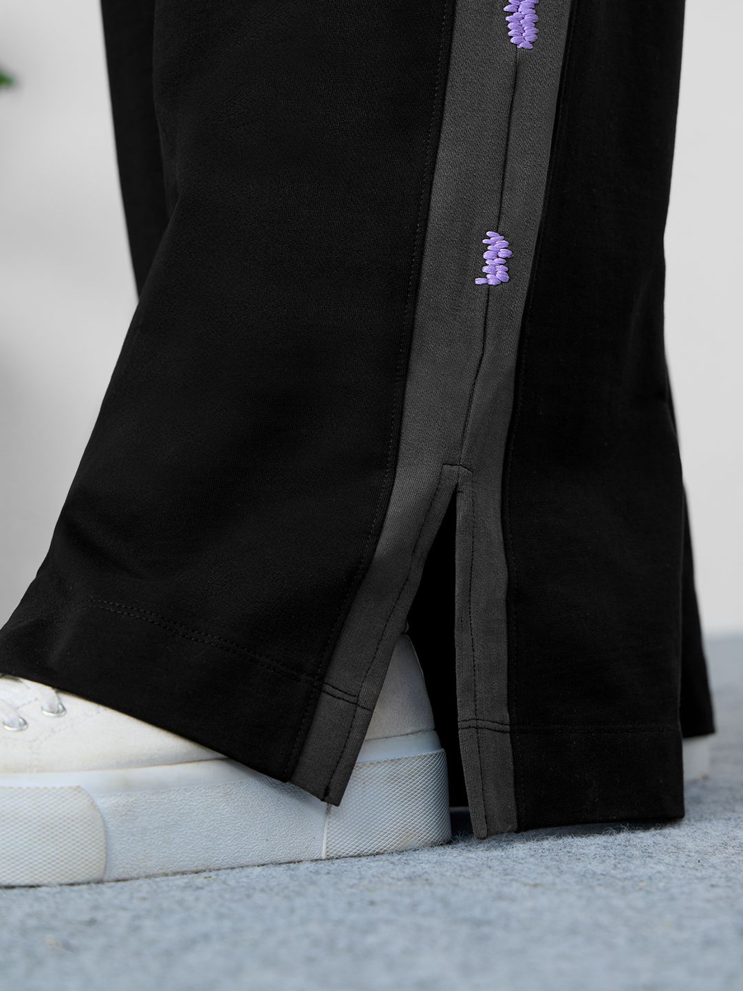 Straight-Fit Joggers: Highway Women Straight Joggers