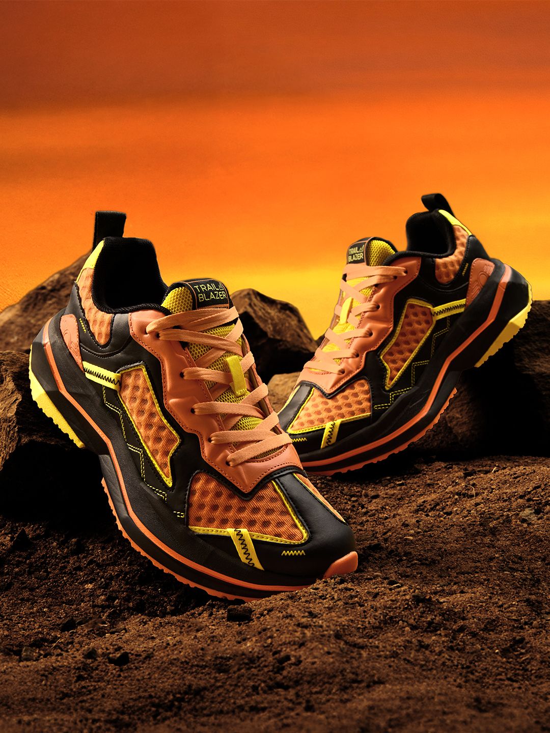Trailblazer: Flame Men Low Top Sneakers