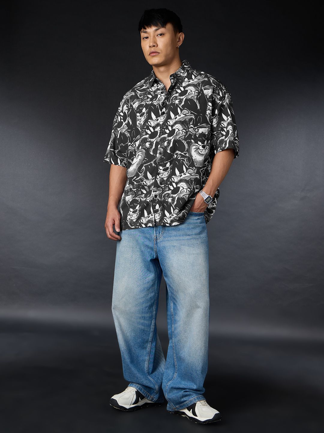 Looney Tunes: Sylvester Oversized Shirts