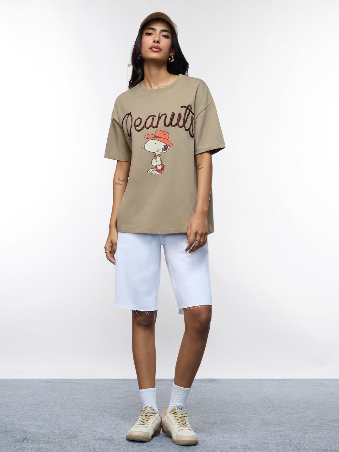 Peanuts: Retro Snoopy Women Oversized T-Shirts
