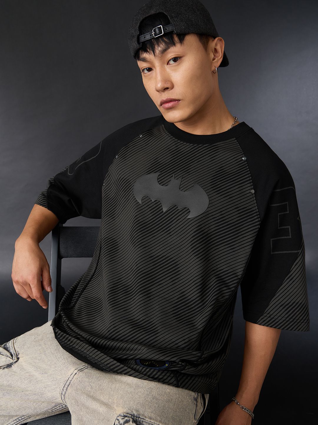 Batman: Gotham's Protector Super Oversized T-Shirts