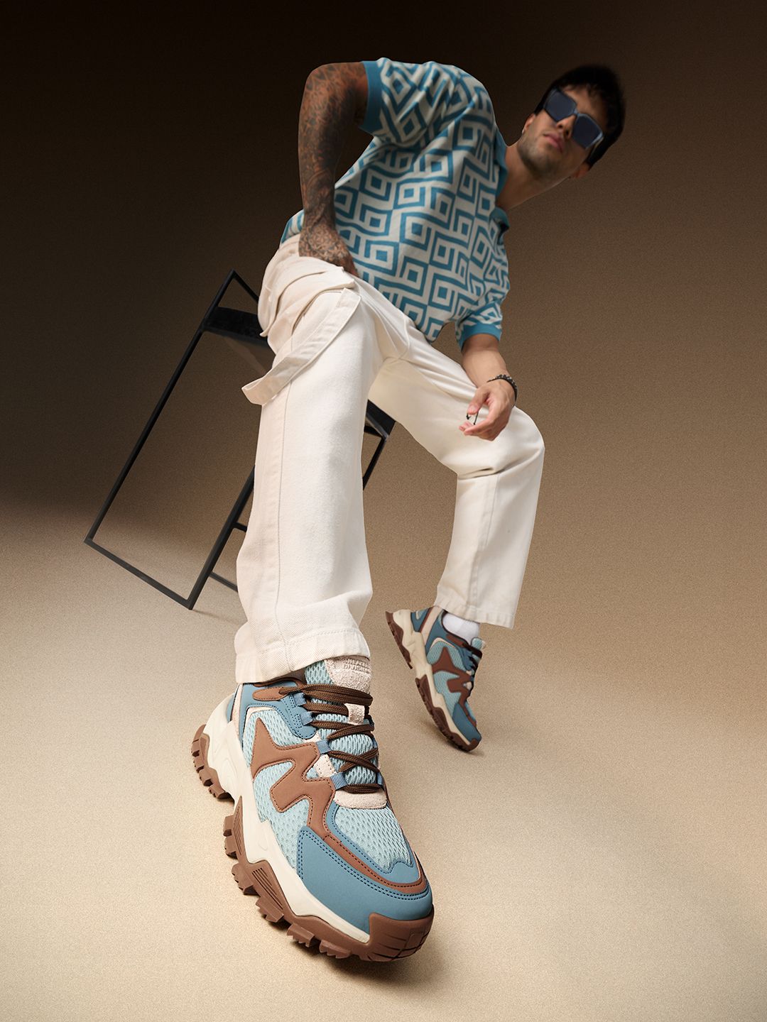 Fumes NX: Oasis Men Low Top Sneakers