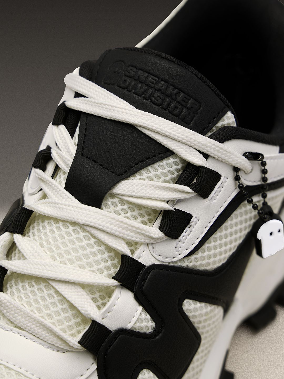 Fumes NX: Storm Men Low Top Sneakers