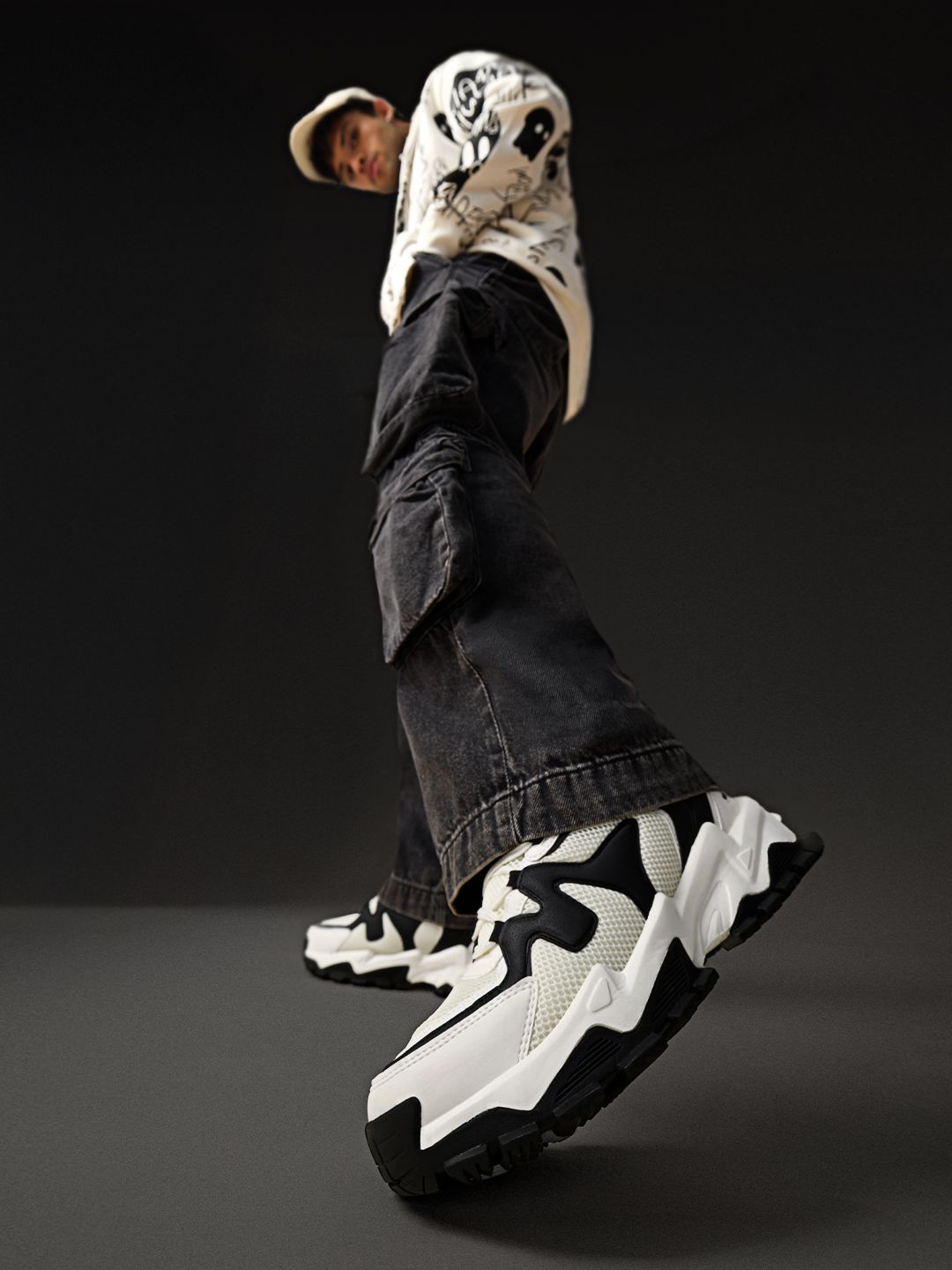 Fumes NX: Storm Men Low Top Sneakers