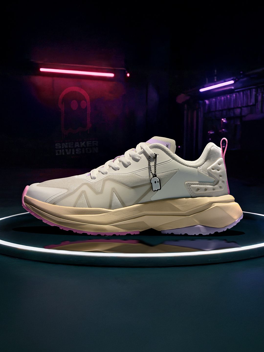 Raptors 242 Men Low Top Sneakers