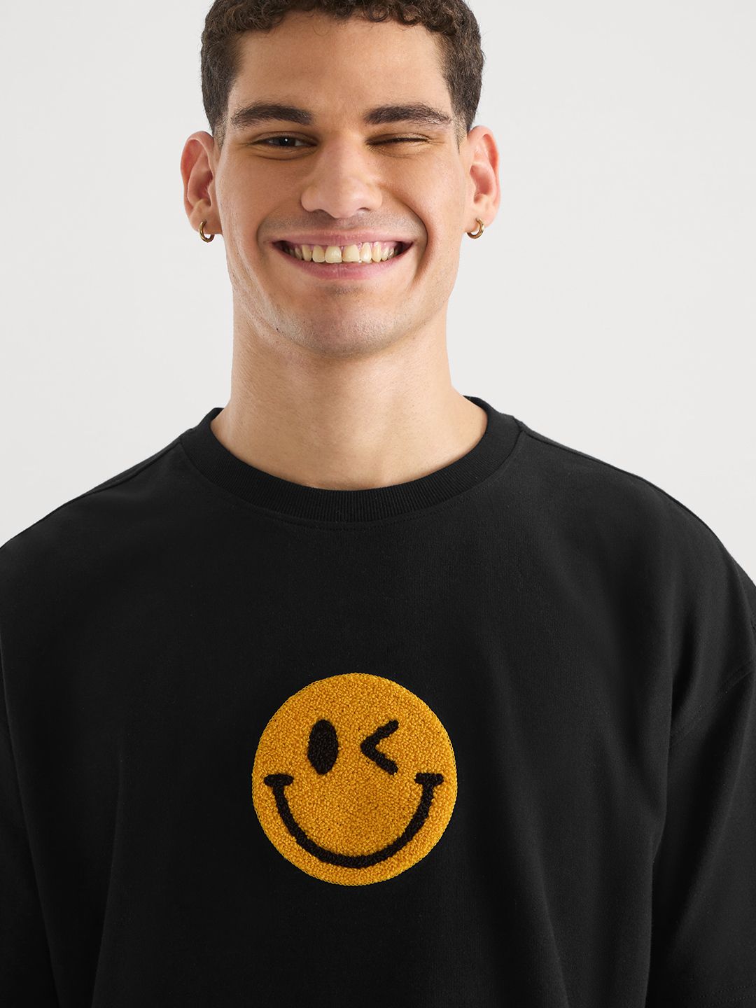 S.W.SMILEY: Winkle Oversized T-Shirts