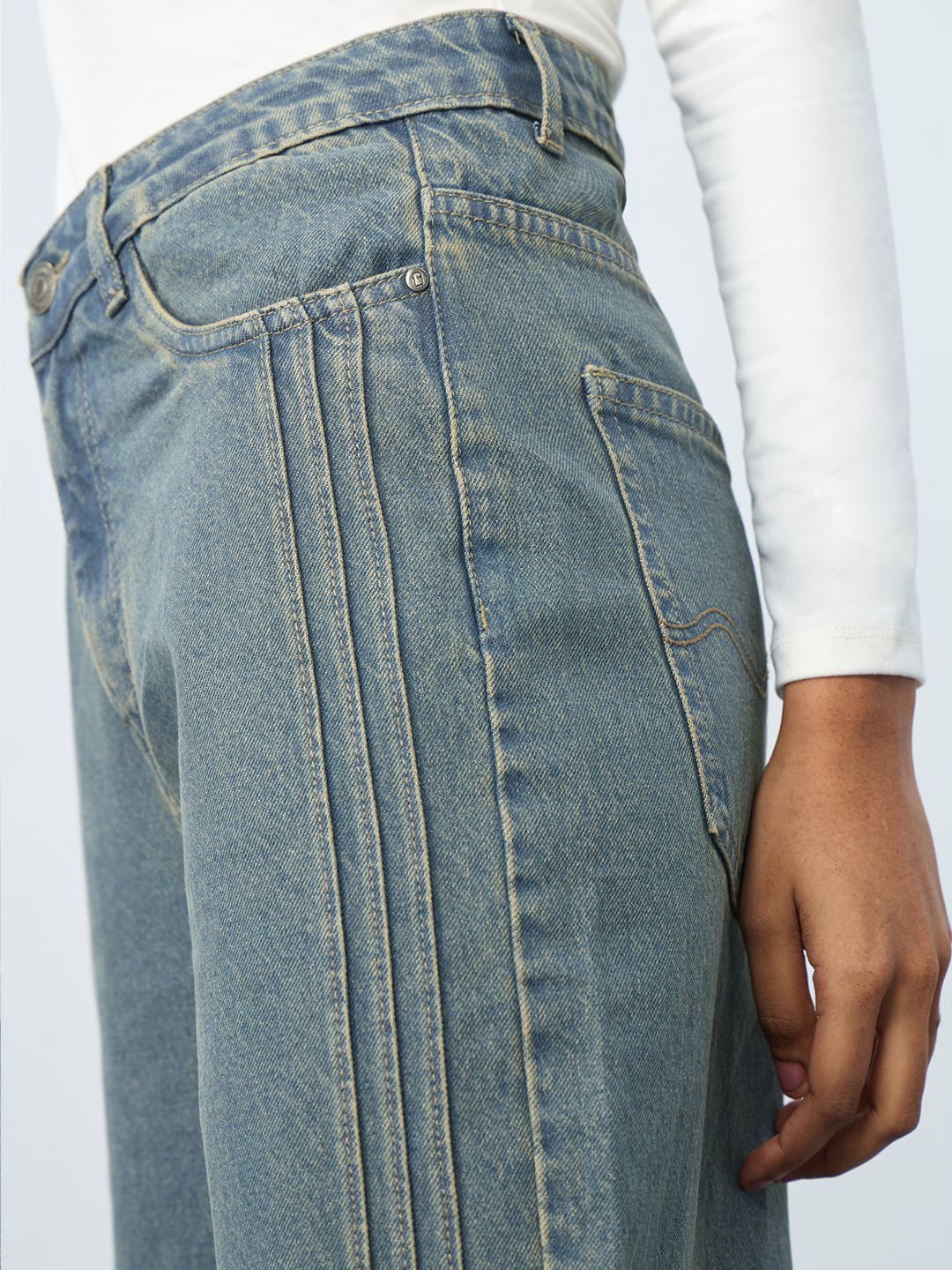 Relaxed Straight-Fit Denim: Sapphire Women Straight Denims