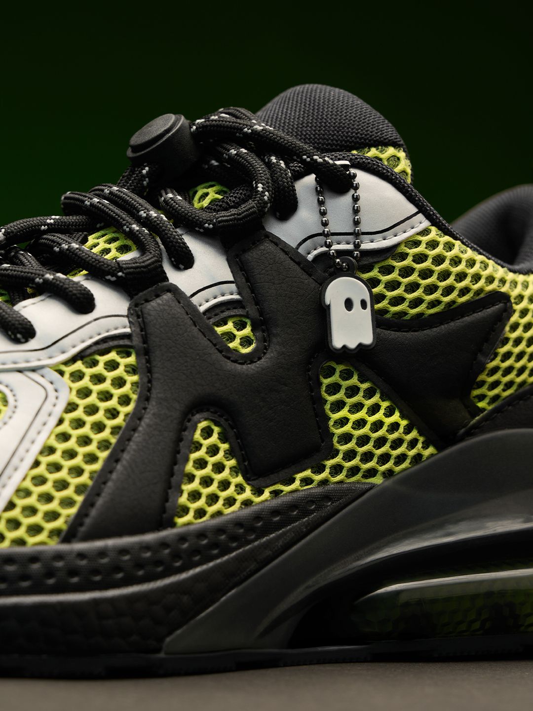 Urban Blaze: Green Lab Men Low Top Sneakers