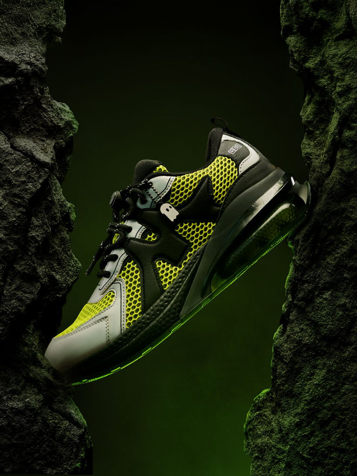 Urban Blaze: Green Lab Men Low Top Sneakers
