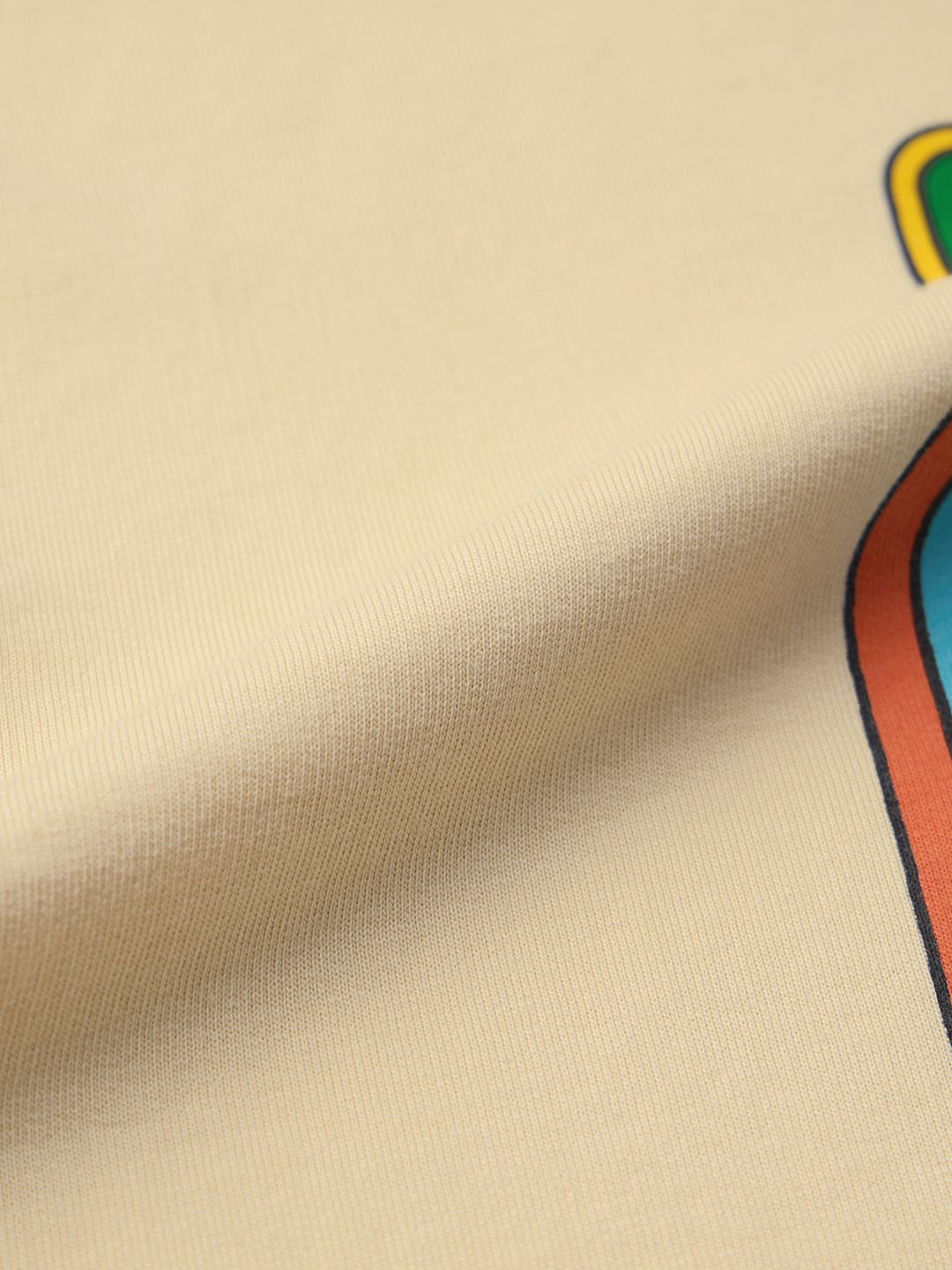 Steven Rhodes: Recycling Oversized T-Shirts