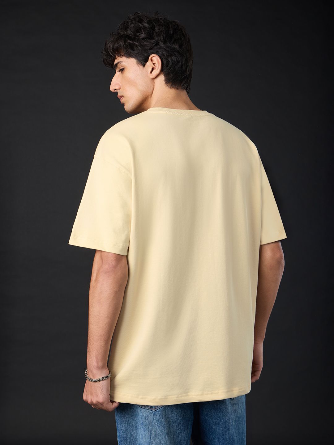 Steven Rhodes: Recycling Oversized T-Shirts