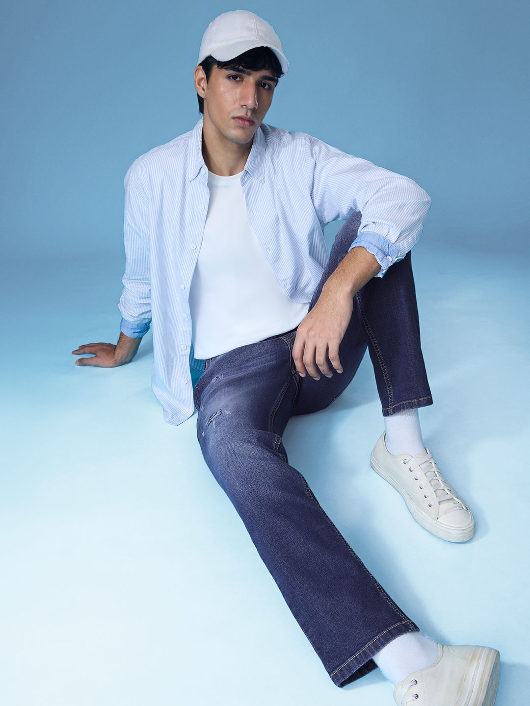 Denim: Sapphire Men Classic Slim Fit Jeans