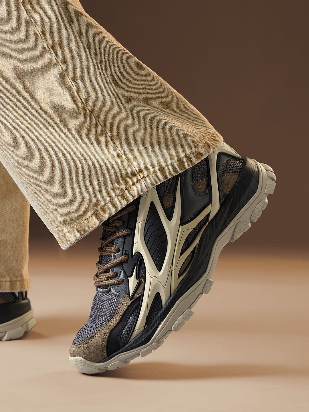 Mortal Kombat: Scorpion Men Low Top Sneakers