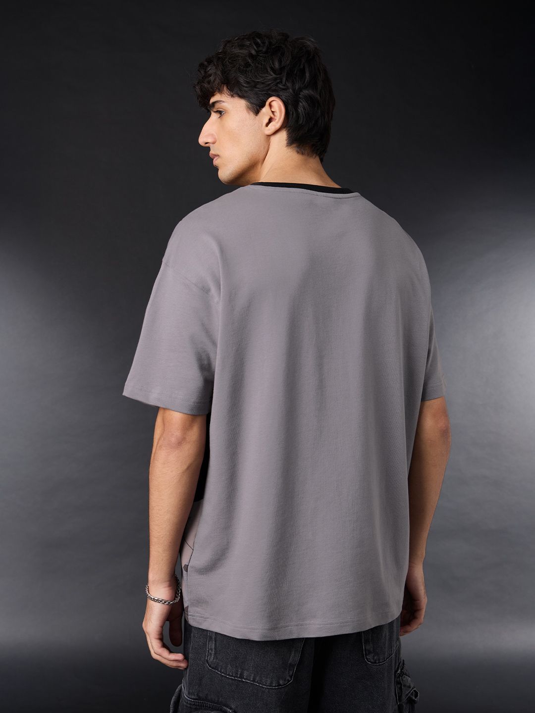 Bugs Bunny: Hot Moves Oversized T-Shirts