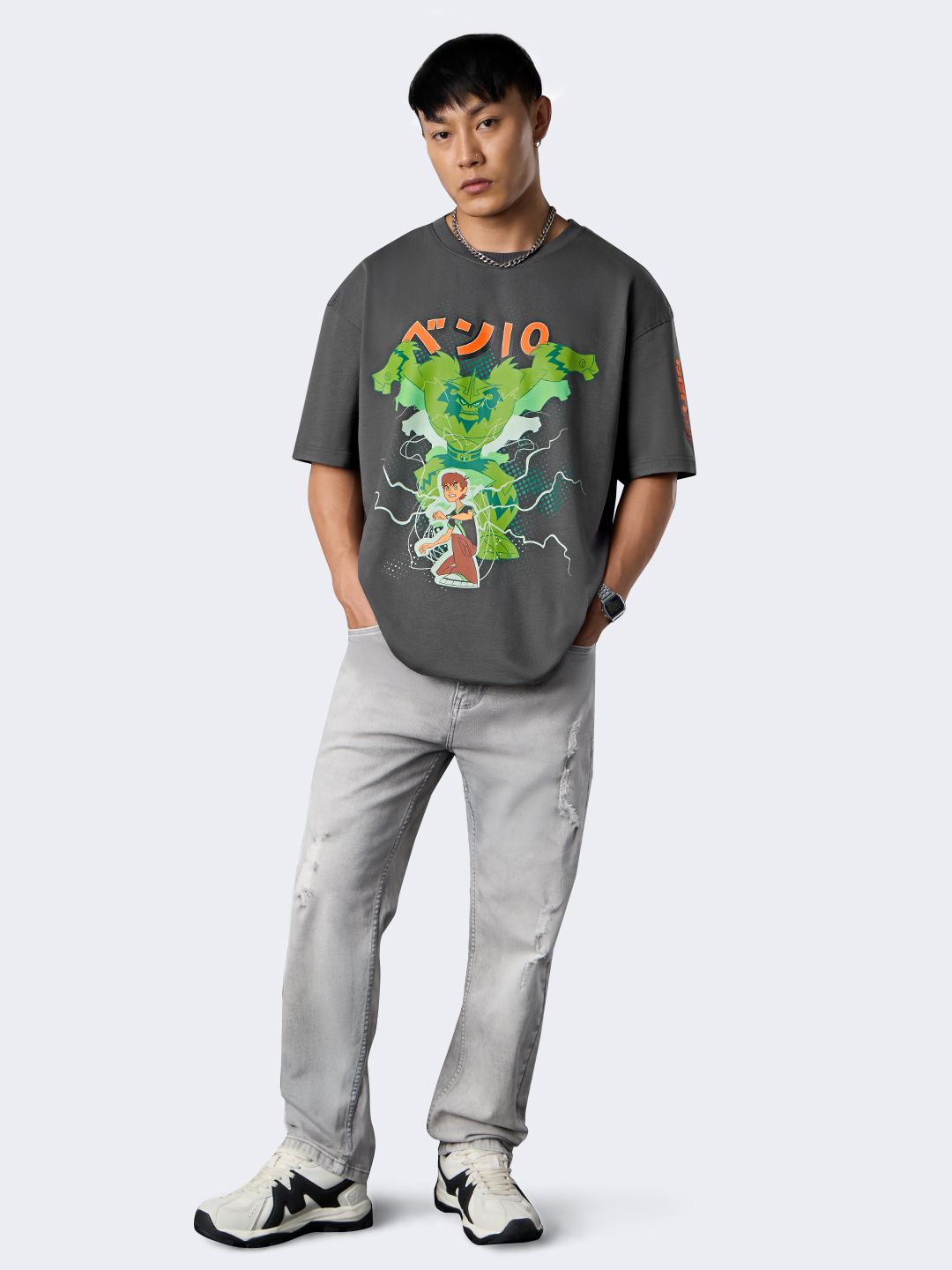 Ben 10 Omniverse: Shocksquatch Oversized T-Shirts