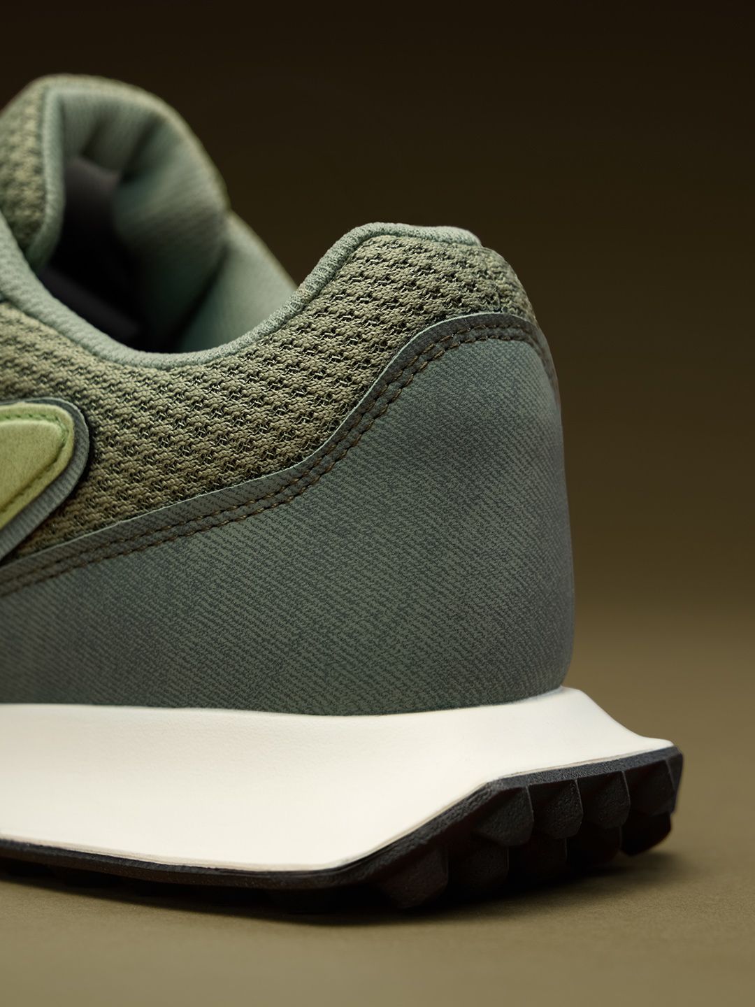 Souled: Outlast Men Low Top Sneakers
