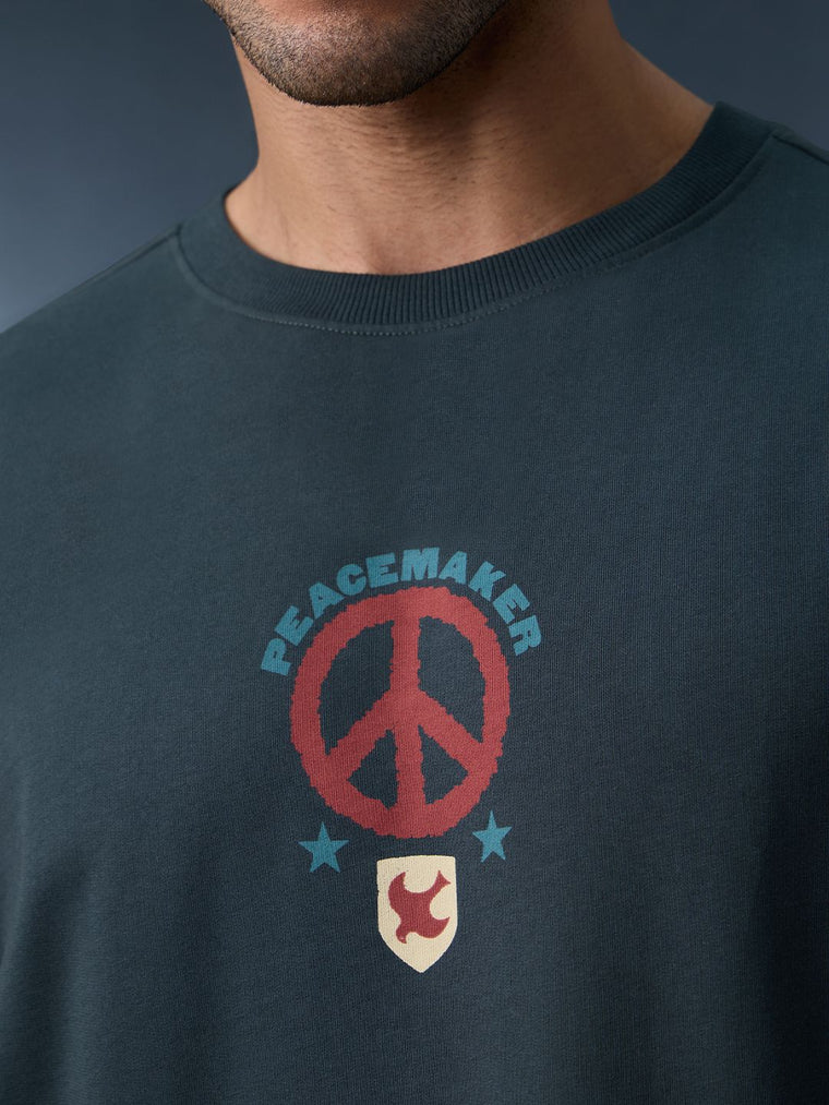 Peacemaker: Peace Out Oversized T-Shirts