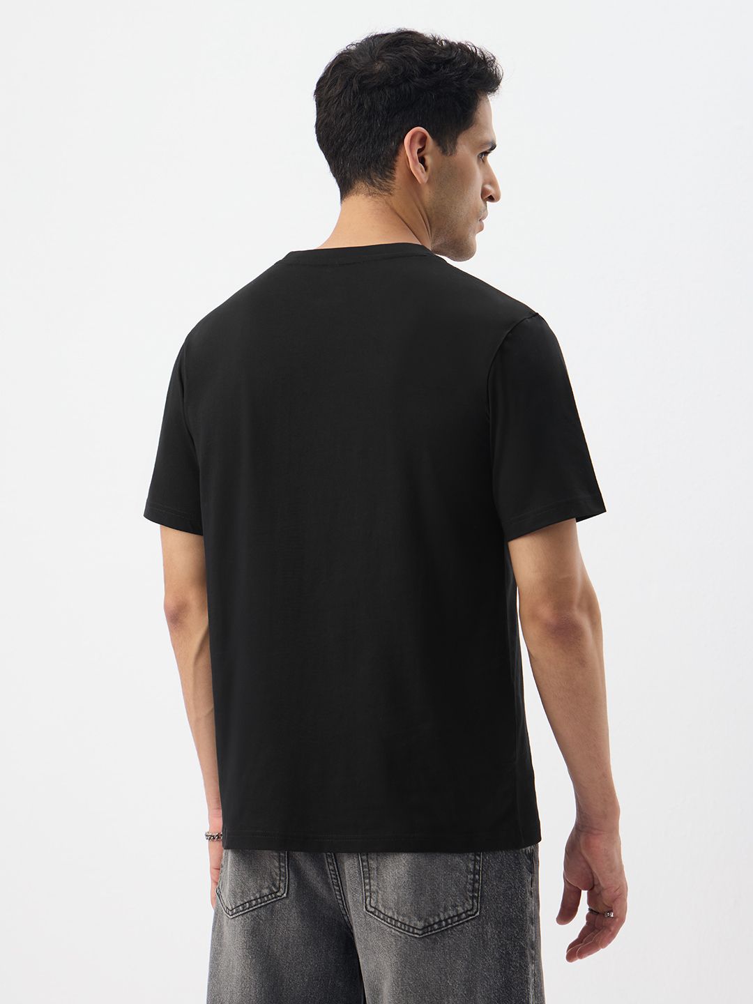 Solids: Black Men Relaxed Fit T-Shirts