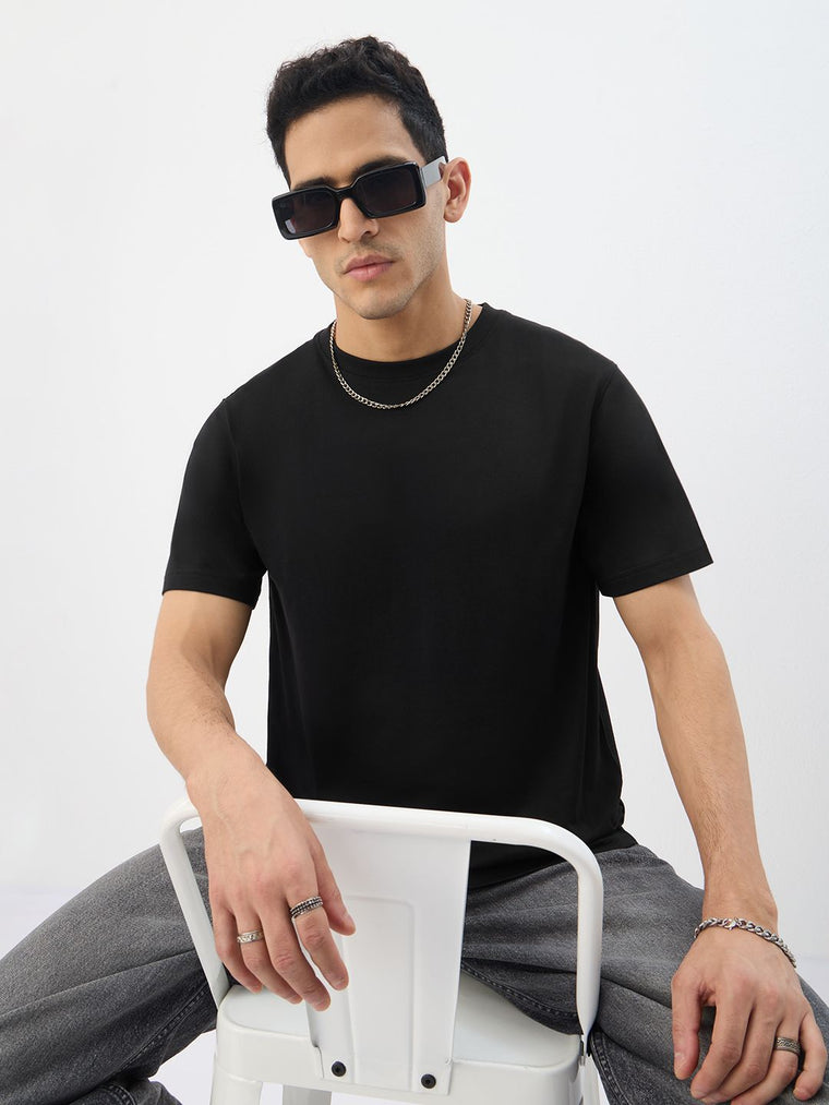 Solids: Black Men Relaxed Fit T-Shirts