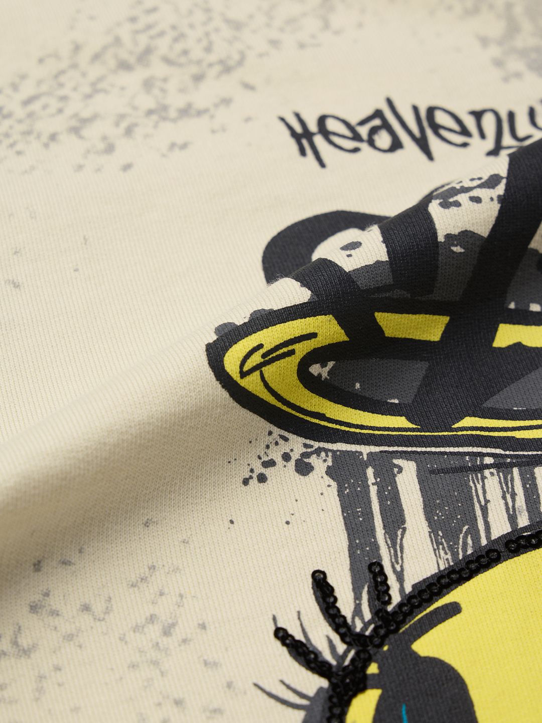 Tweety: Heavenly Misfit Women Oversized T-Shirts