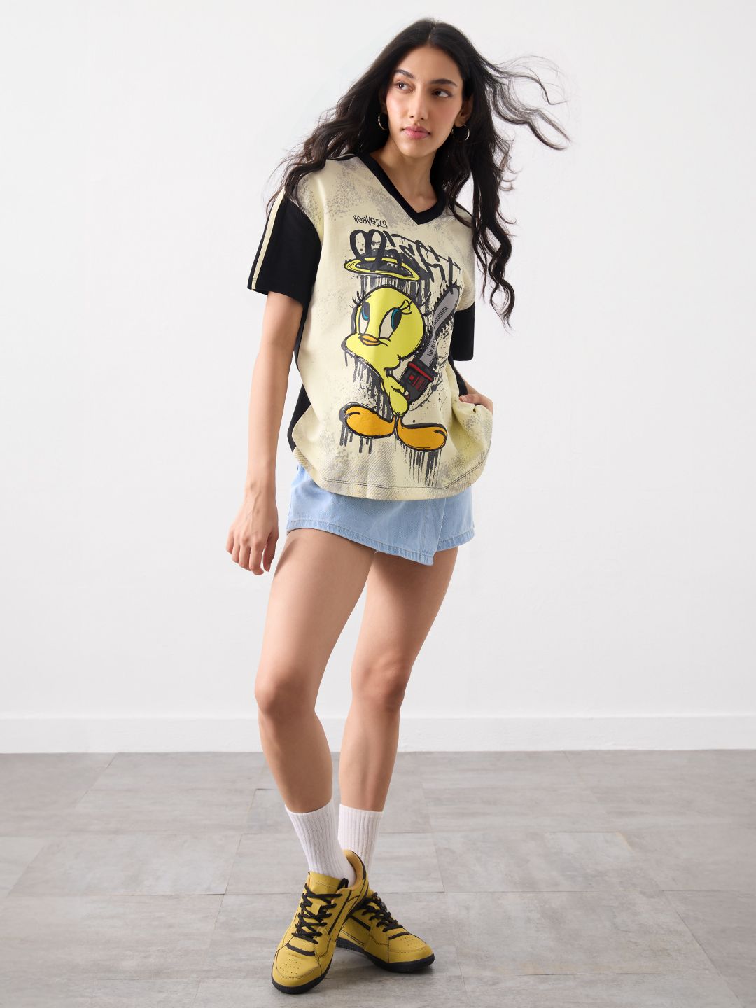 Tweety: Heavenly Misfit Women Oversized T-Shirts