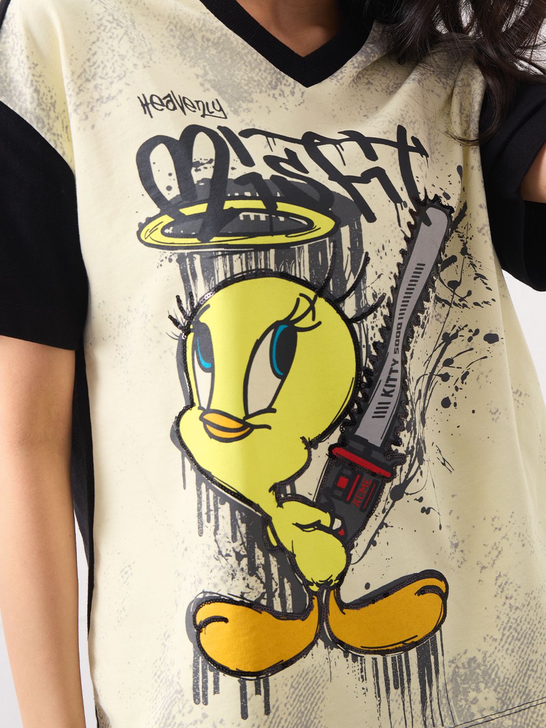 Tweety: Heavenly Misfit Women Oversized T-Shirts