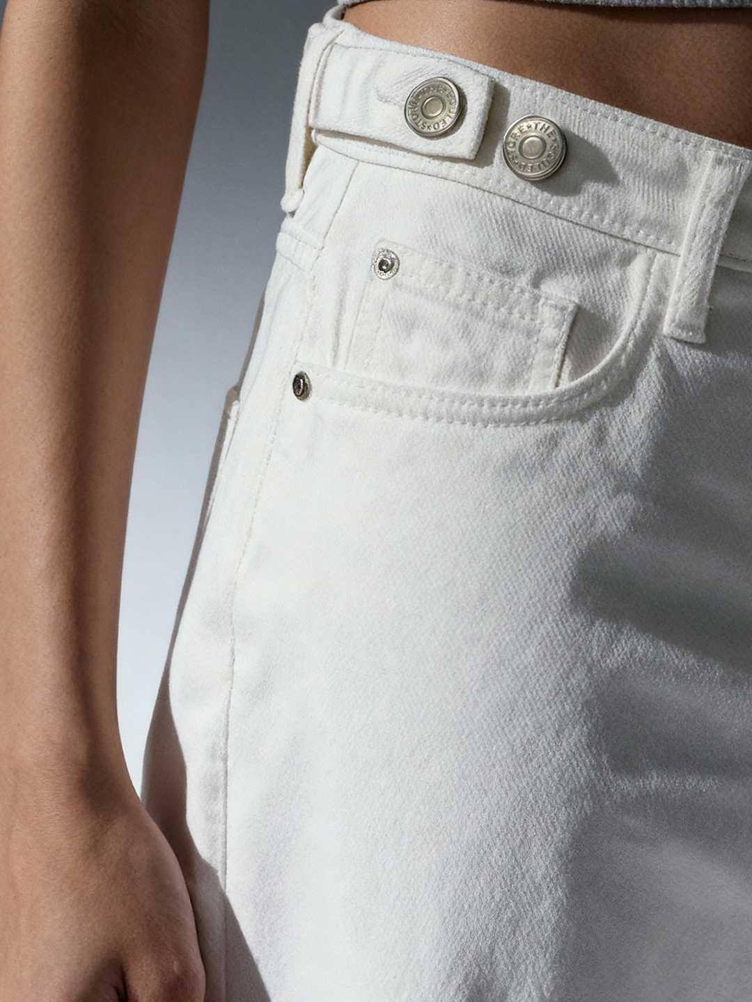 Barrel-Fit Denim: Ivory Women Barrel Denims