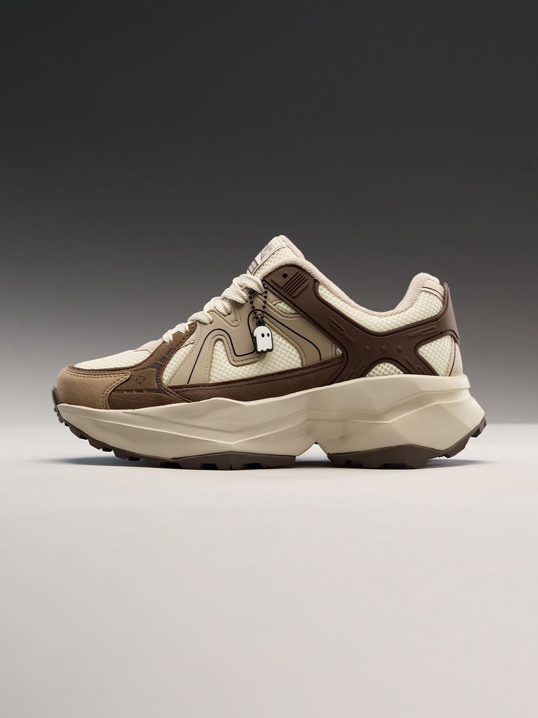 Raptors V2: Canyon Dust Men Low Top Sneakers