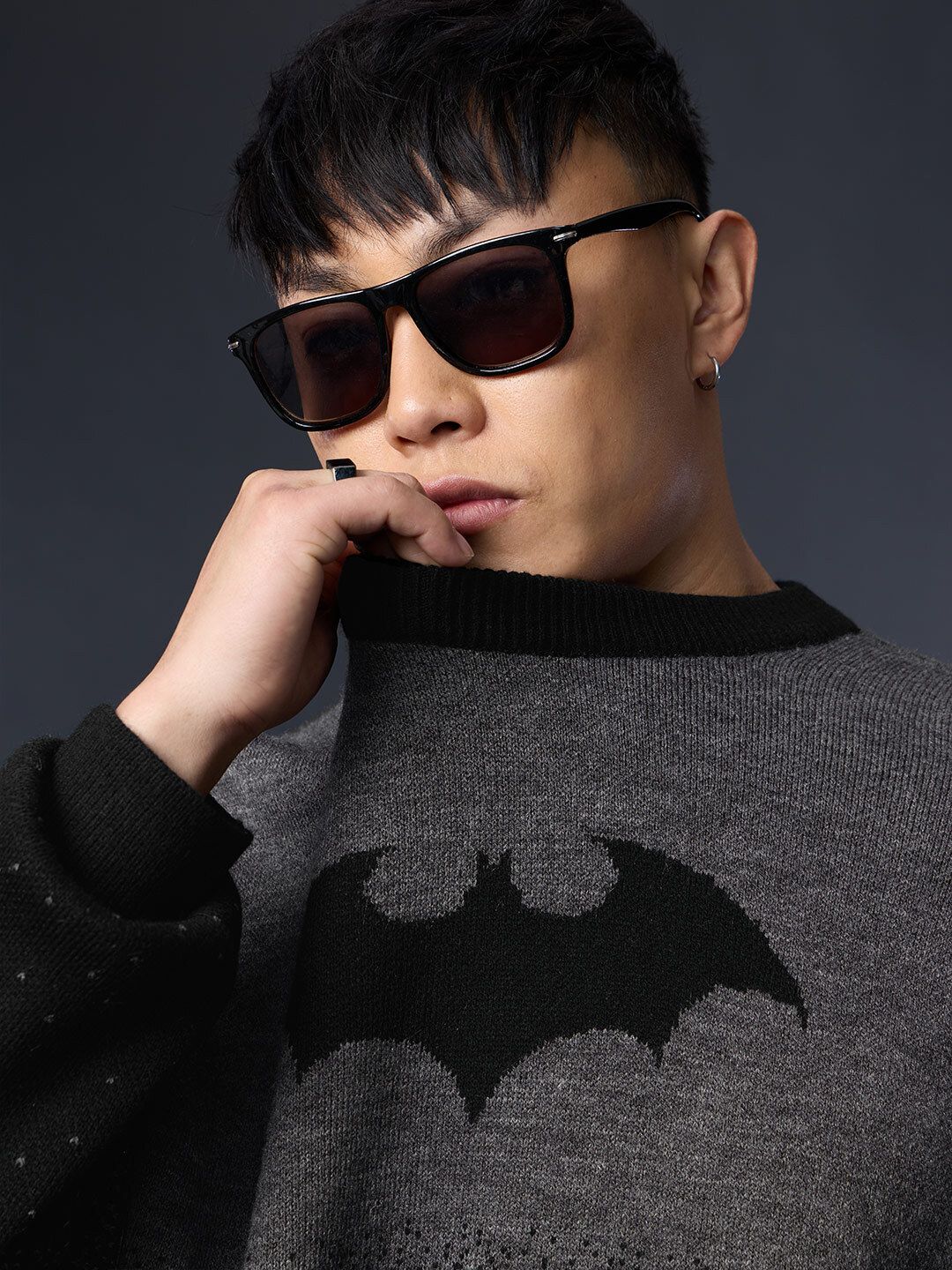 Batman: Gradient Logo Oversized Pullovers