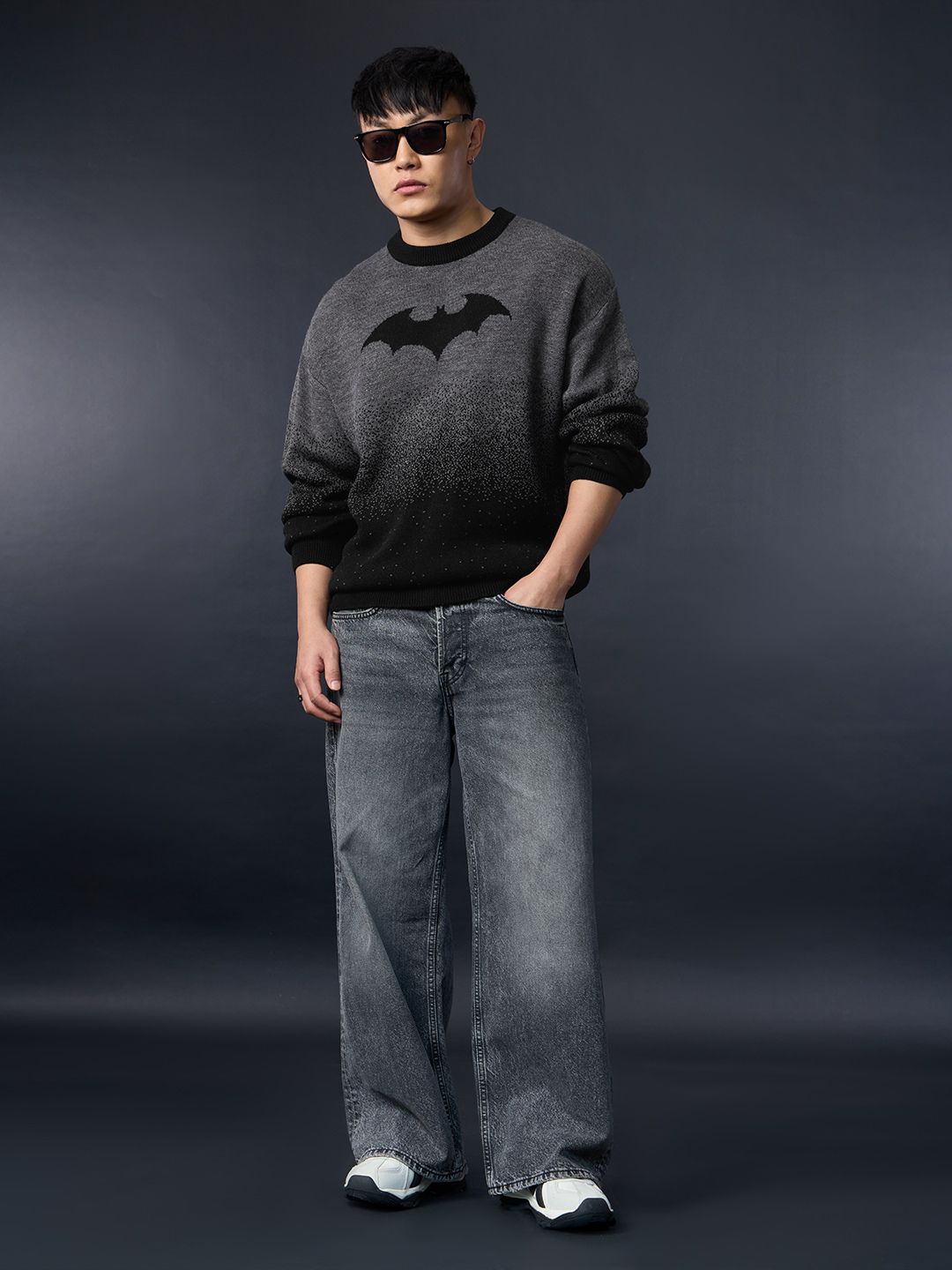 Batman: Gradient Logo Oversized Pullovers