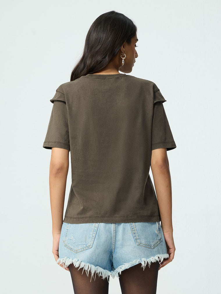 Annabelle: Nice Doll Women Relaxed T-Shirts