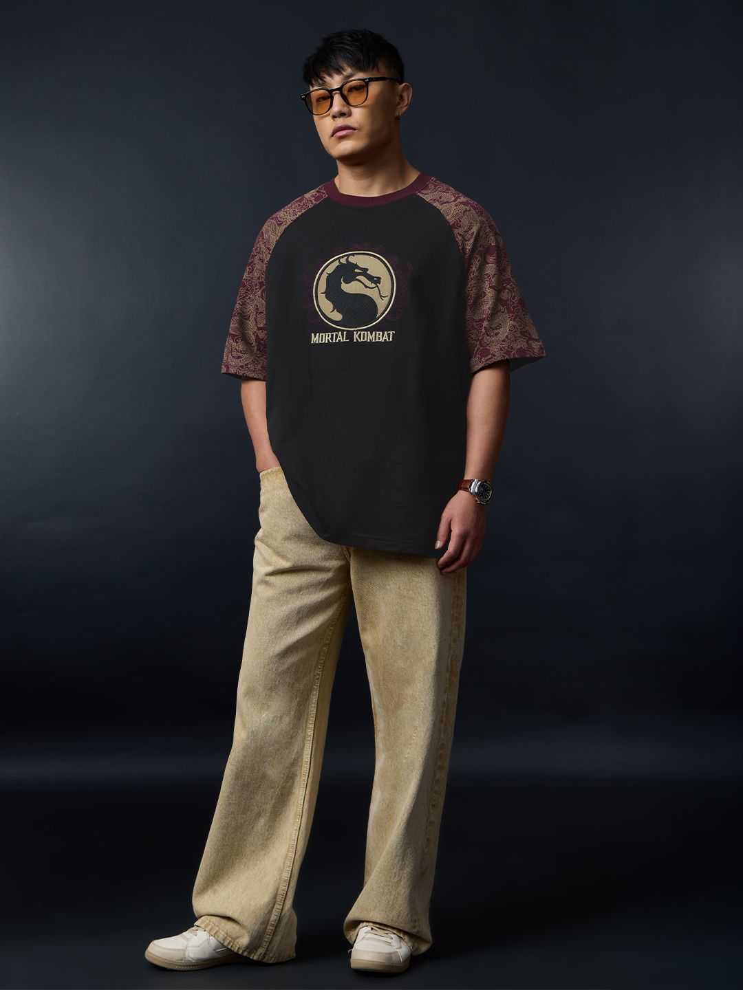 Mortal Kombat: Finish Him Oversized T-Shirts