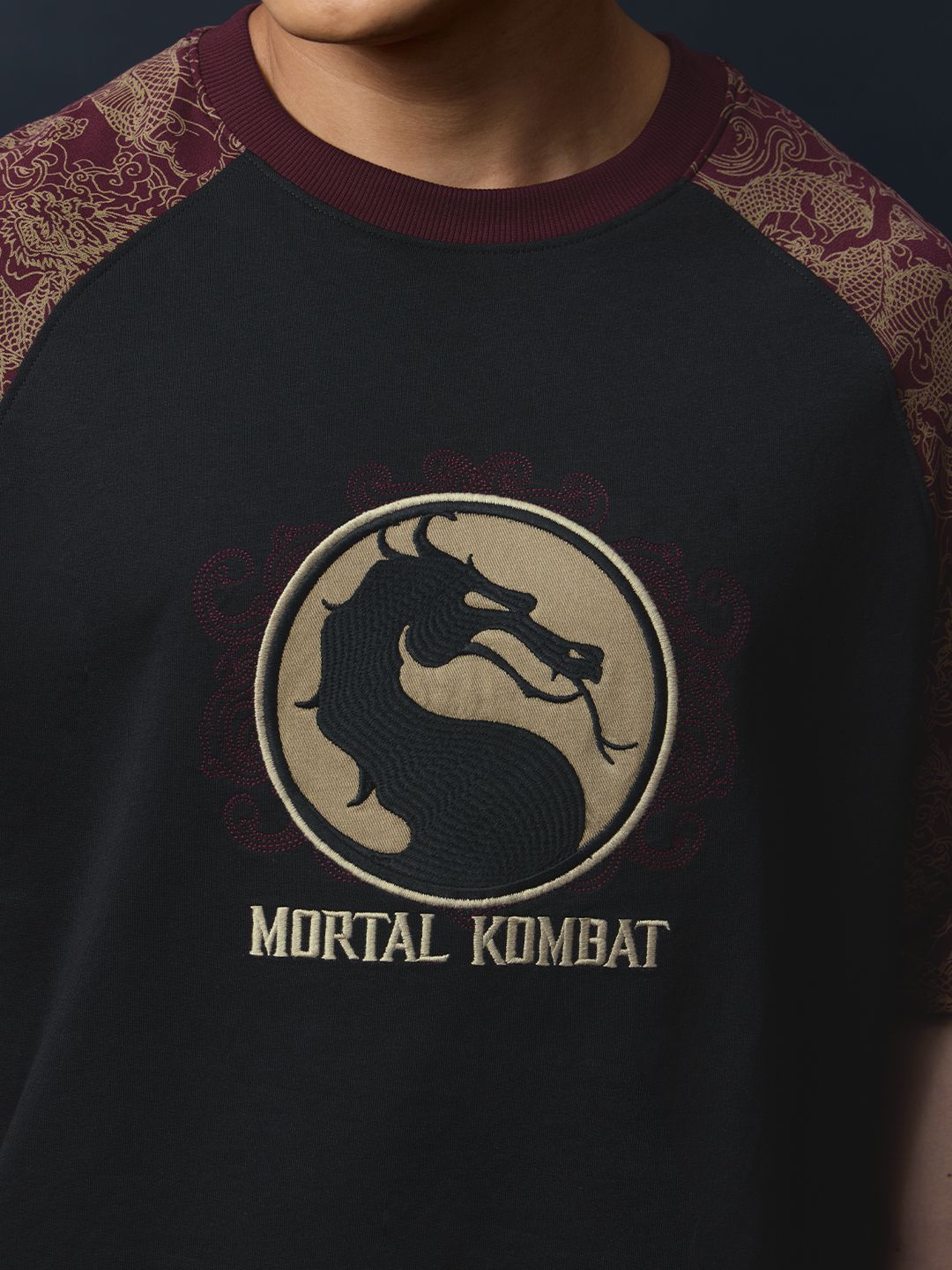Mortal Kombat: Finish Him Oversized T-Shirts