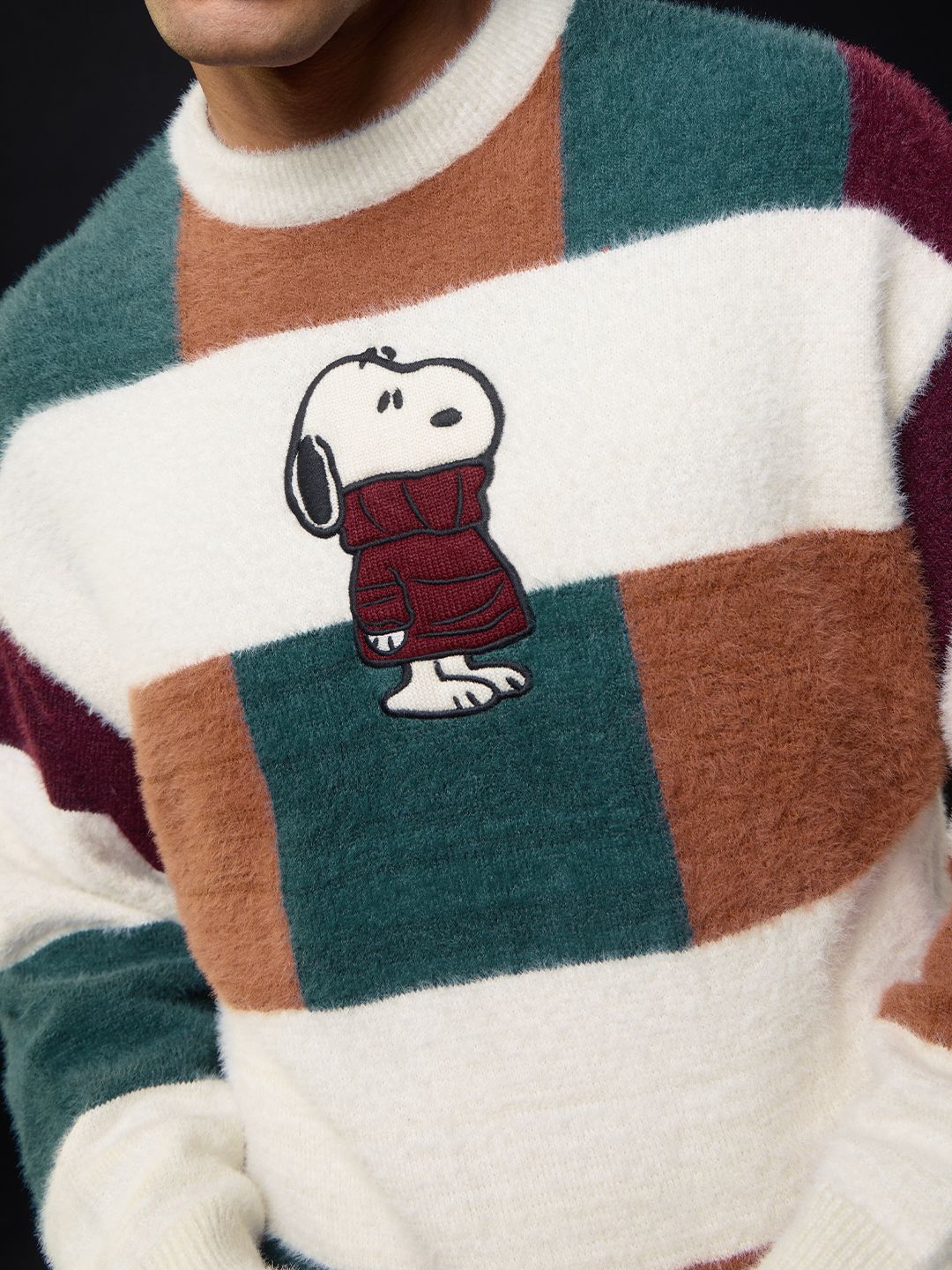 Peanuts: Snuggly Snoopy Oversized Pullovers
