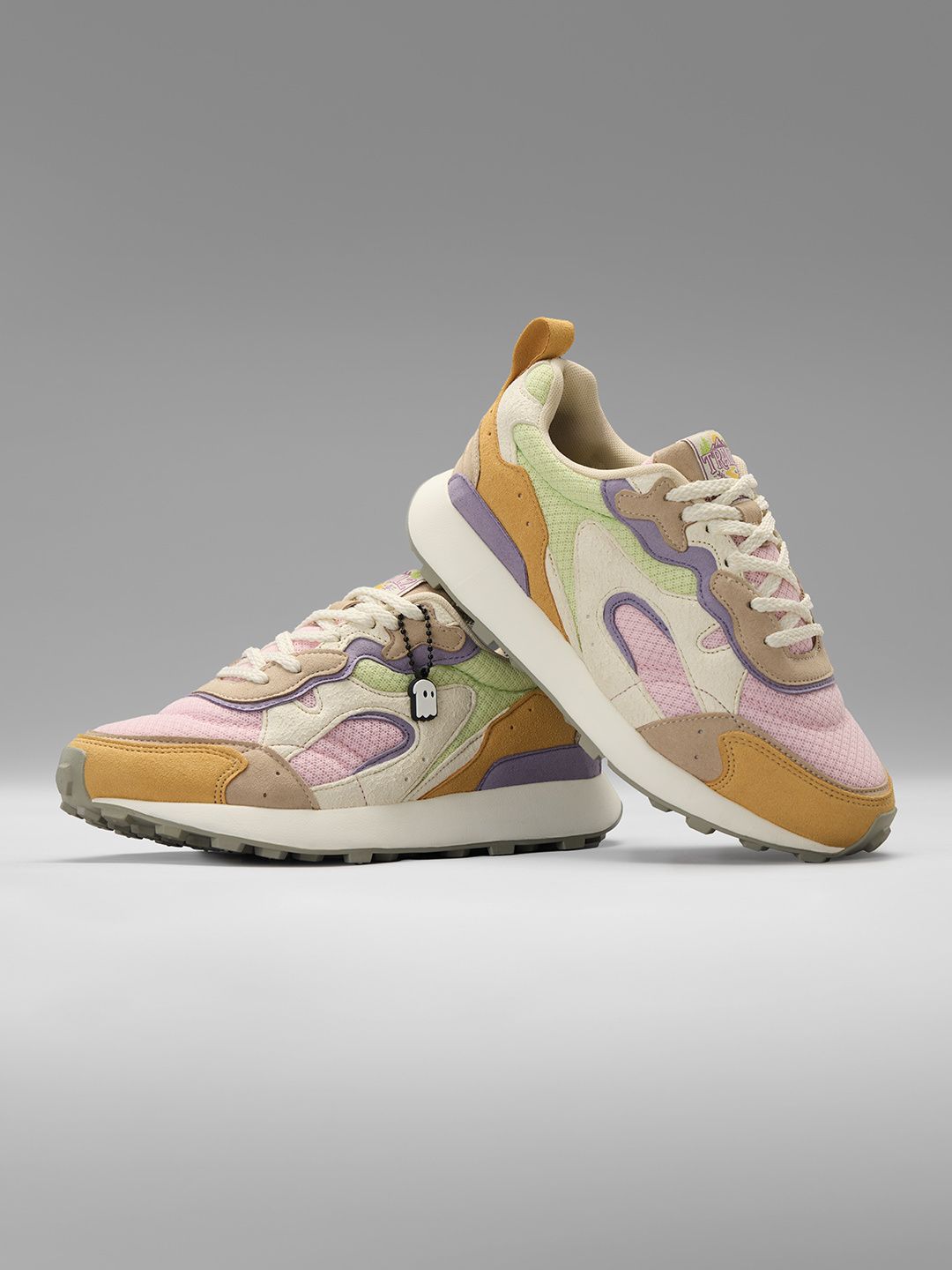 Mixed Kulfi: Trailz Women Low Top Sneakers