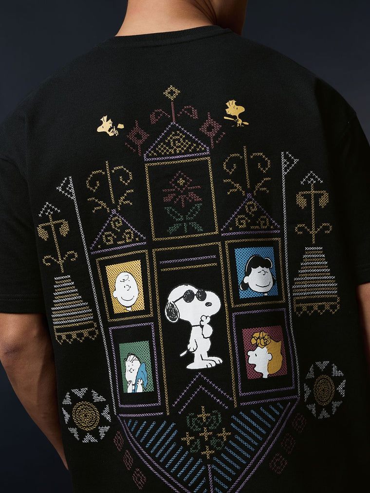 Peanuts: Snoopy In India Oversized T-Shirts