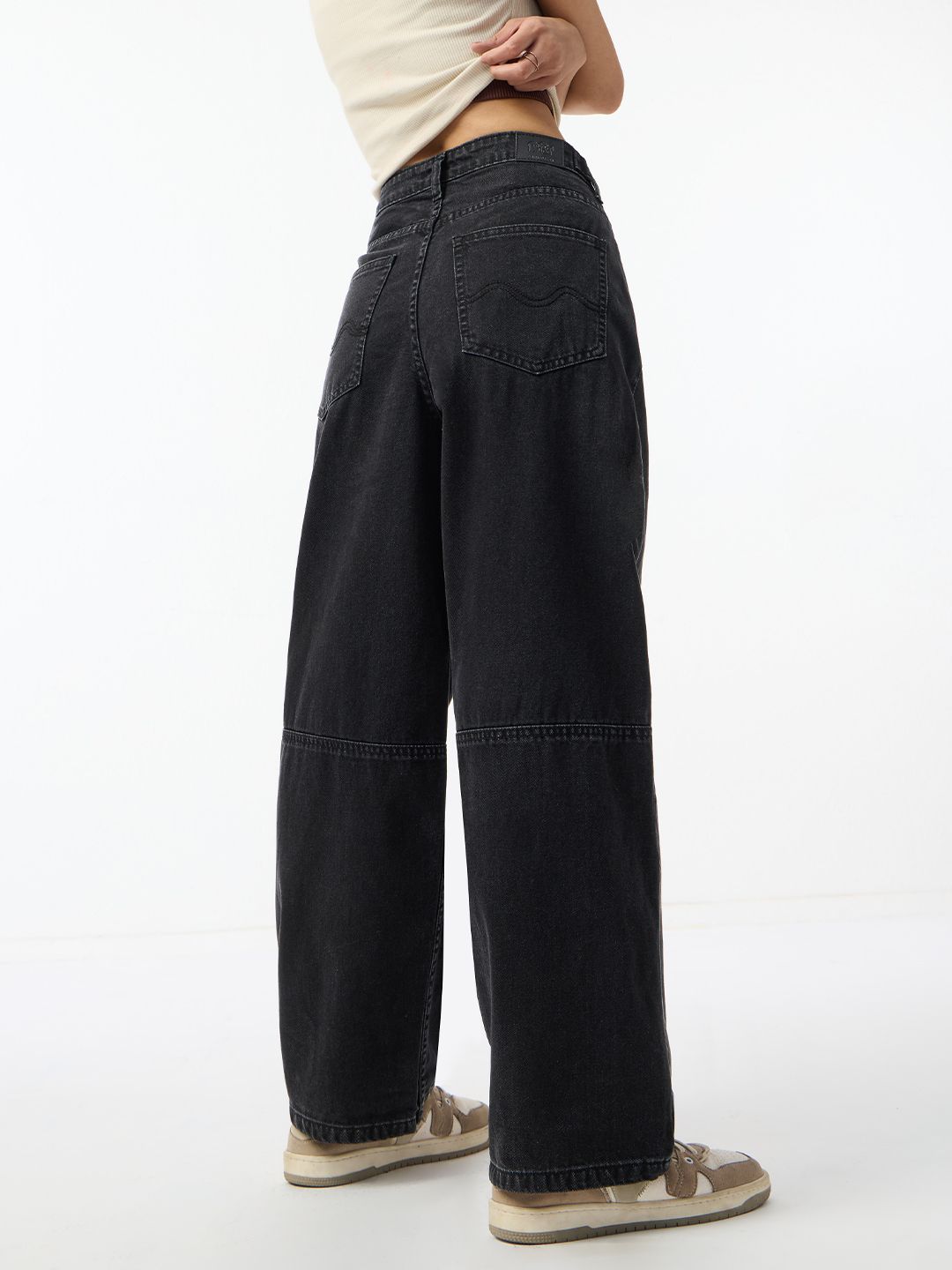 Barrel-Fit Denim: Lexa Women Barrel Denims