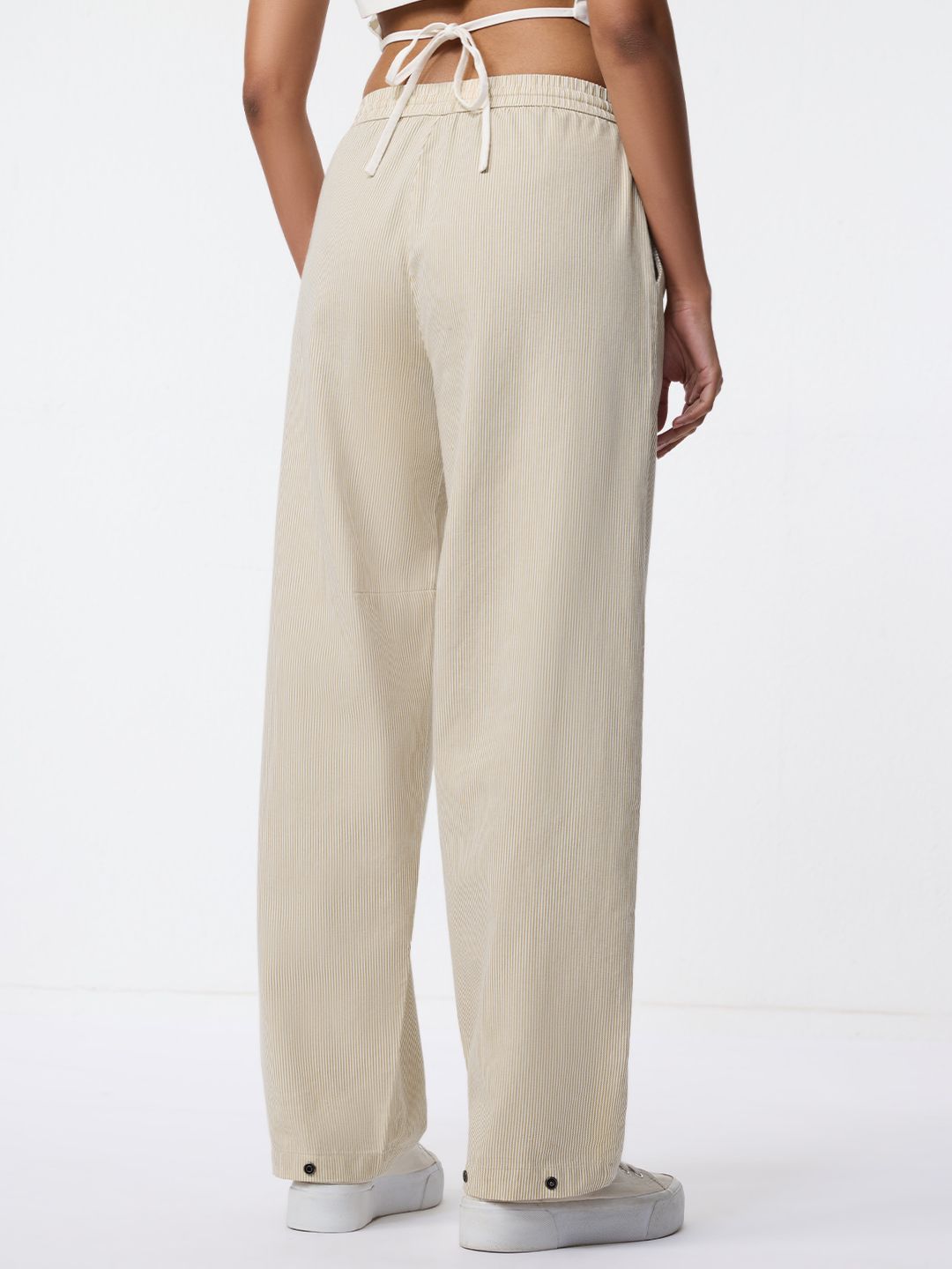 Barrel-Fit Pants: CrÃ¨me Women Barrel Pants