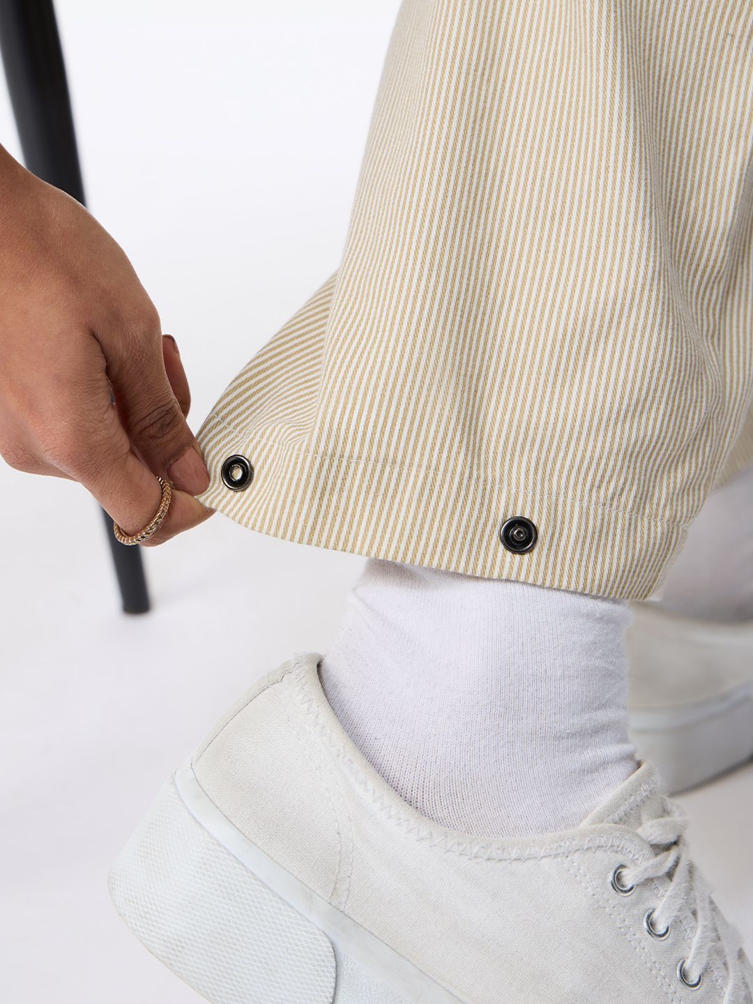 Barrel-Fit Pants: CrÃ¨me Women Barrel Pants