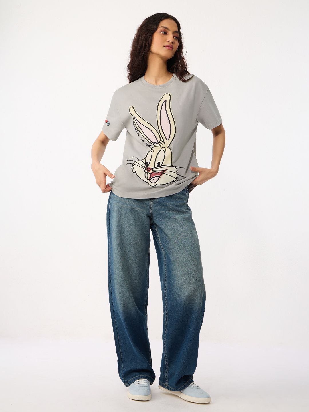 Looney Tunes: Bugs Face Women Oversized T-Shirts