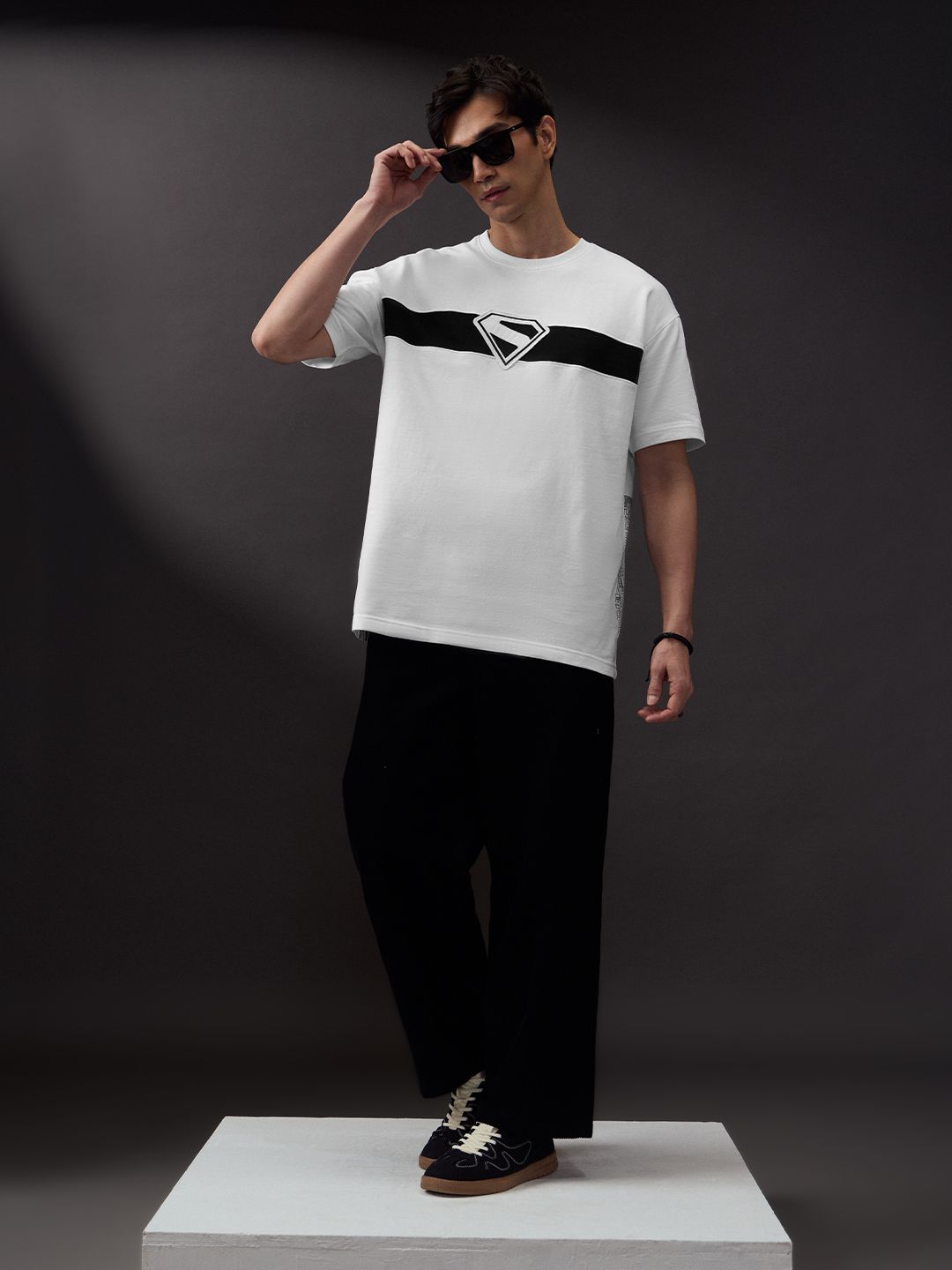 Superman: Fly Up Oversized T-Shirts