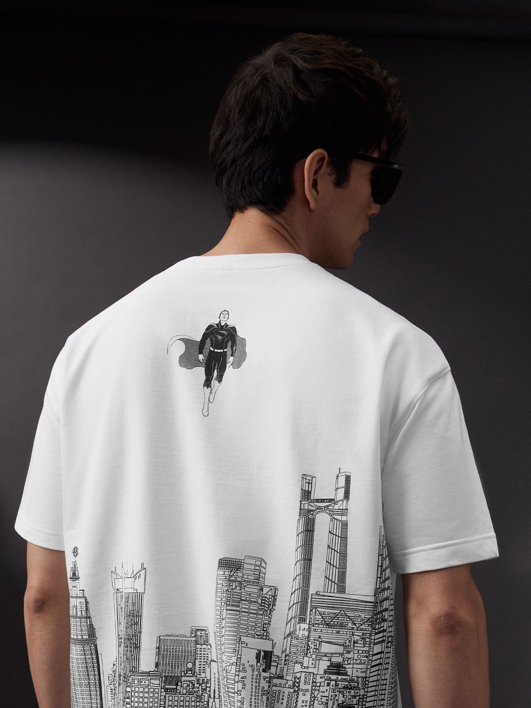 Superman: Fly Up Oversized T-Shirts